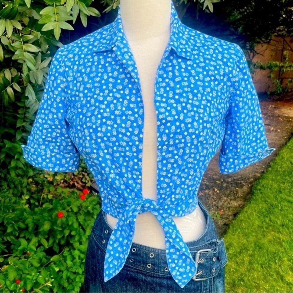 NWT -Vintage, 1980s handmade Stylish Blue Floral Tie Down Shirt